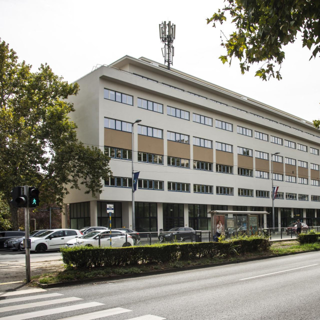 Novoobnovljena zgrada u Ulici grada Vukovara
