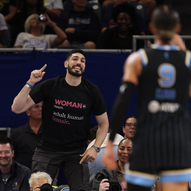Verbalni sukob Kanter Freedoma i Natashe Cloud u Wintrust Areni