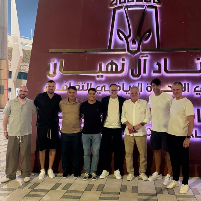 Dalićeva ekipa u Emiratima (slijeva): Marc Rochon, Danijel Subašić, Zlatko Dalić, Bruno Dalić (Zlatkov sin), Davor Radić, Branko Ivanković, Vedran Ćorluka i Luka Milanović 