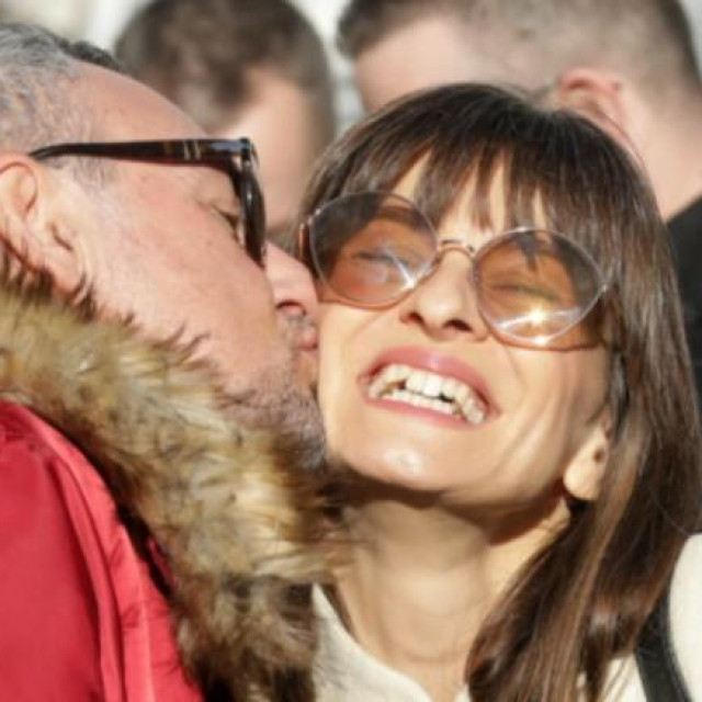 Sandi i Ilina Cenov snimljeni na gradskoj ulici