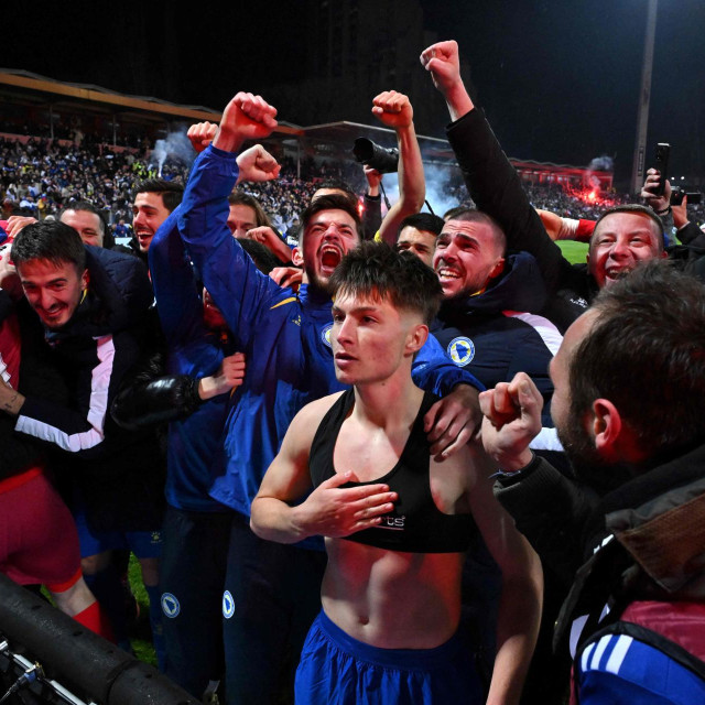 Esmir Bajraktarević slavi plasman BiH na Svjetsko prvenstvo