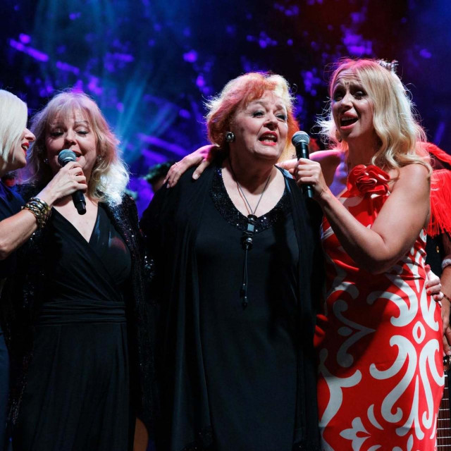 Maja Vučić, Jasna Zlokić, Ksenija Erker, Ivana Husar