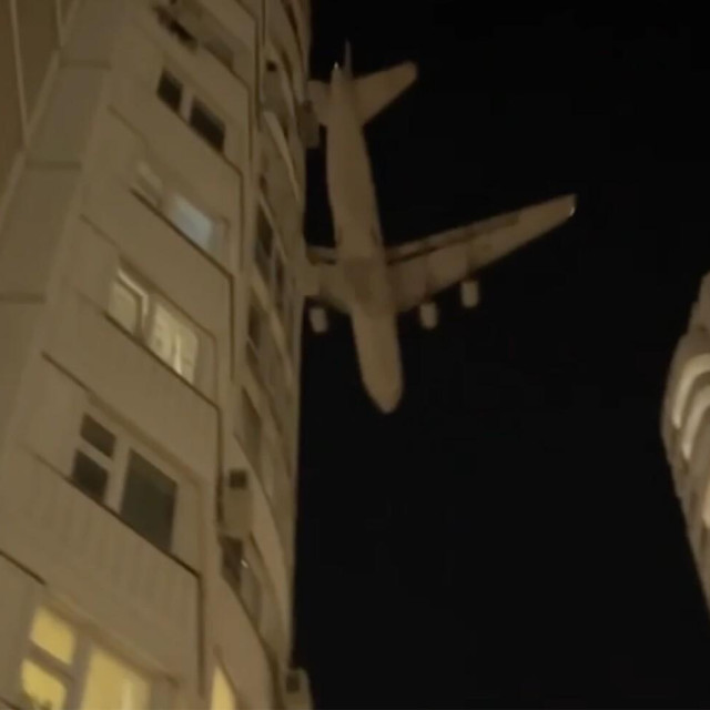 Dramatični prelet An-124 Ruslan, jednog od najvećih teretnih zrakoplova na svijetu, nisko iznad Moskve u rujnu kako bi izbjegao napad ukrajinskog drona