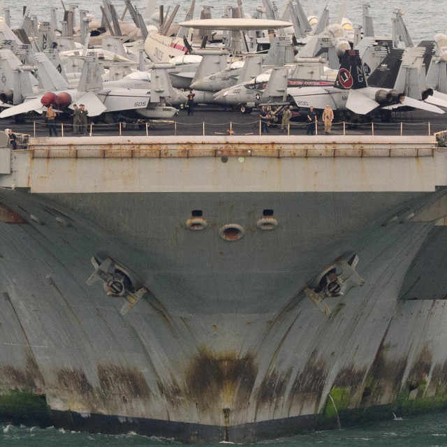 Američki nosač aviona USS Abraham Lincoln nakon 286 dana ”na moru”