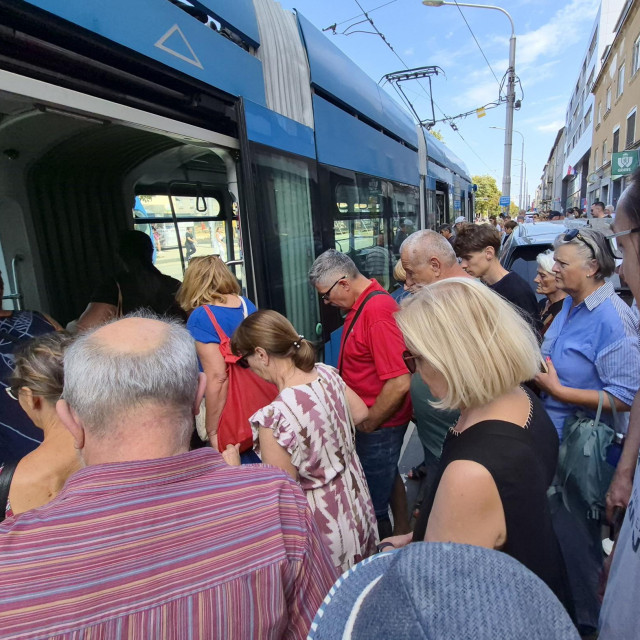 Gužva zbog izmijenjenog tramvajskog prometa