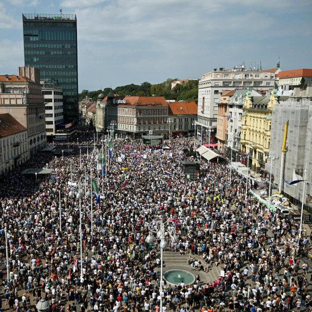 Prosvjed ‘Hodaj za Liku, hodaj za Hrvatsku‘ u organizaciji Građanske inicijative Gospić je naš dom