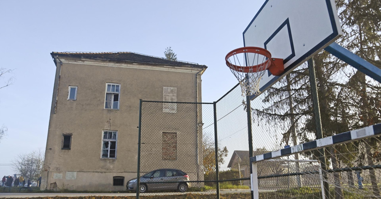 Novi šok za roditelje učenika iz vatrogasnog doma: Radovi na školi još nisu ni počeli!