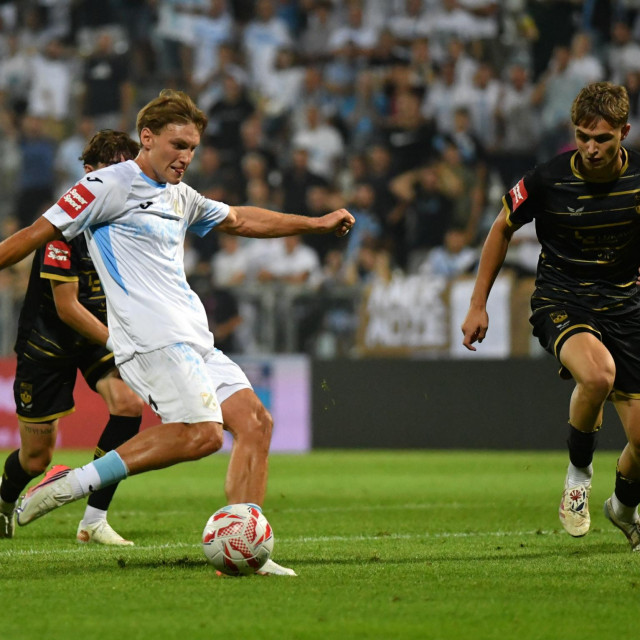 Rijeka - Osijek: Toni Fruk, Izak Ježić