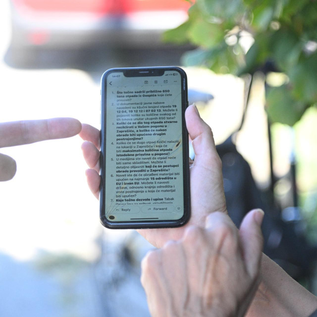 Poruke na mobitelu koju su navodno izmjenjivali Tabak i Carević