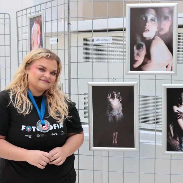 Lara Vojković - dobitnica medalje za najbolju fotoseriju by ‘Fina‘