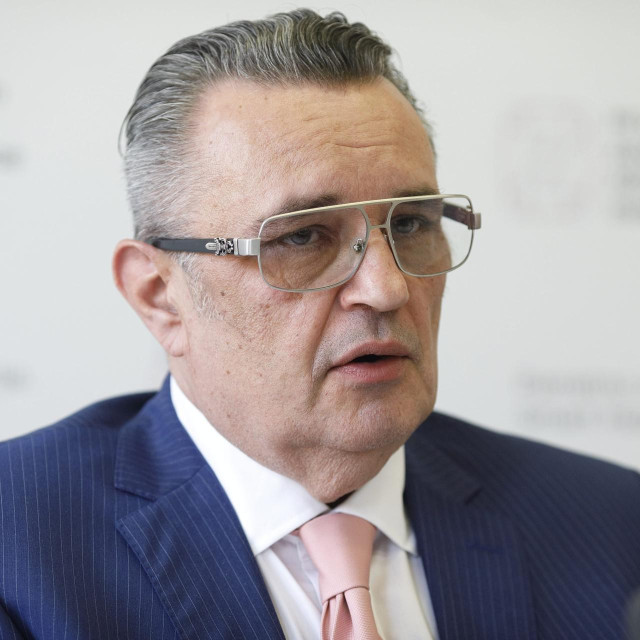 Lucian Vukelić