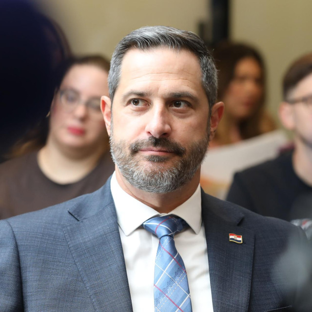 Ministar turizma i sporta Tonči Glavina predstavio je rezultate ostvarenog turističkog prometa za kolovoz i prvih osam mjeseci 2026. godine, pregled provedenih kampanji, kao i nadolazećih promotivnih aktivnosti
 