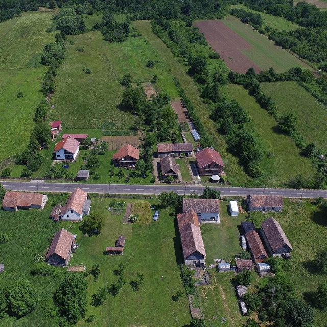 Panorama Mečenčana.
 