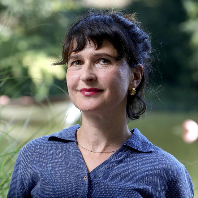 Ana Brnardić: ‘Kako se kaos tuge pretvara u lijepu literaturu? S vjerom u to da se uz pomoć umjetnosti čak i u vladavini kaosa čovjek može spasiti‘