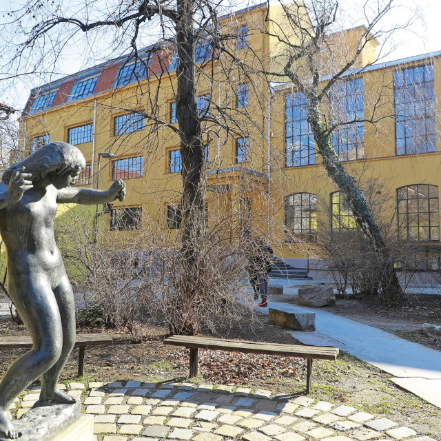 Akademija likovnih umjetnosti.

 