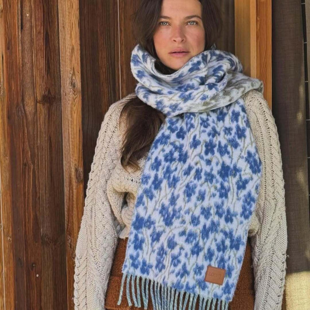 Ljupka Gojić Mikić nosi šal brenda Loewe