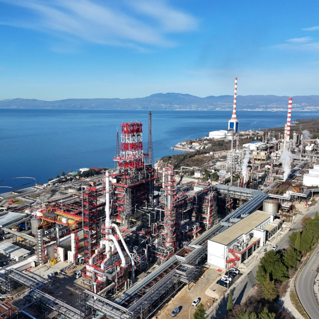 Jedan od strateški najznačajnijih energetsko-industrijskih pothvata u zemlji je izgrađen i u fazi testiranja