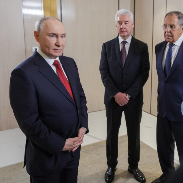 Vladimir Putin, gradonačelnik Moskve Sergej Sobjanjin, ministar Sergej Lavrov i Maria Lvova-Belova