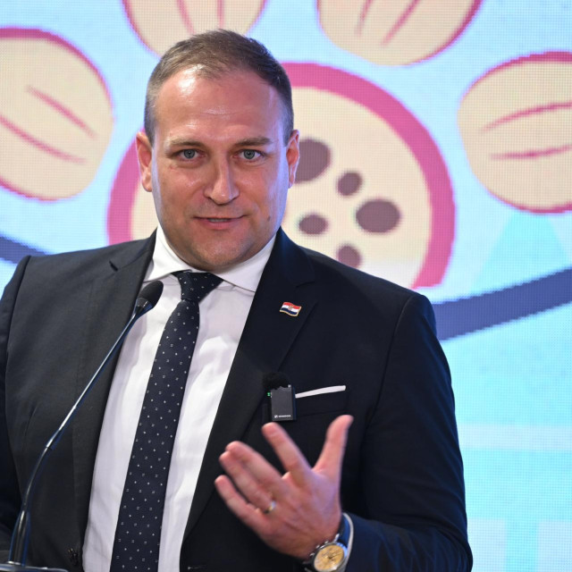 Ministar poljoprivrede David Vlajčić