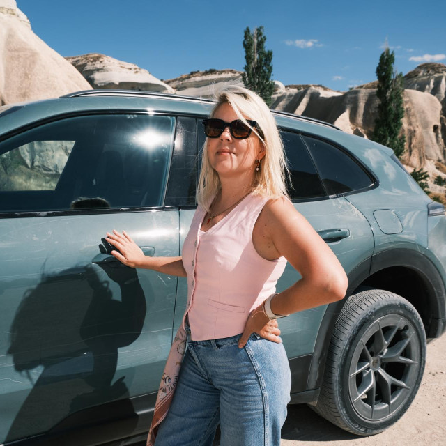 Porsche Cayenne Electric