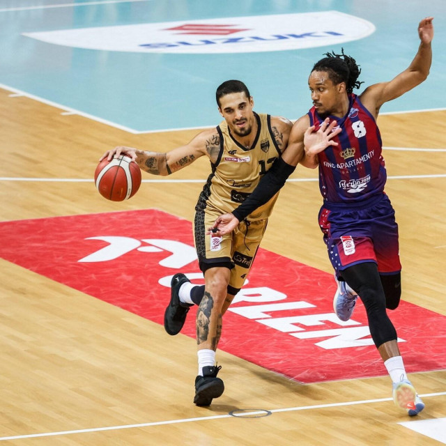 Nick Johnson (lijevo)