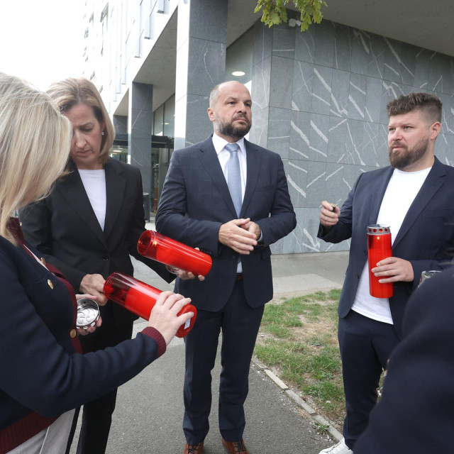 Polaganje vijenca kod Općinskog građanskog suda u Zagrebu