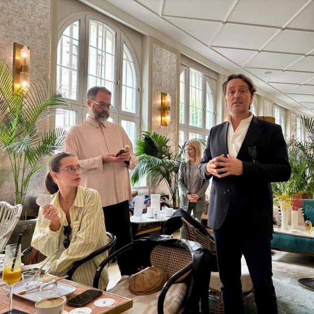 Borut Mihalić, vlasnik TOP niche parfumerija, i Jean-Philippe Clermont, osnivač i kreativni direktor kuće Atelier des Ors, na zagrebačkom predstavljanju mirisa
