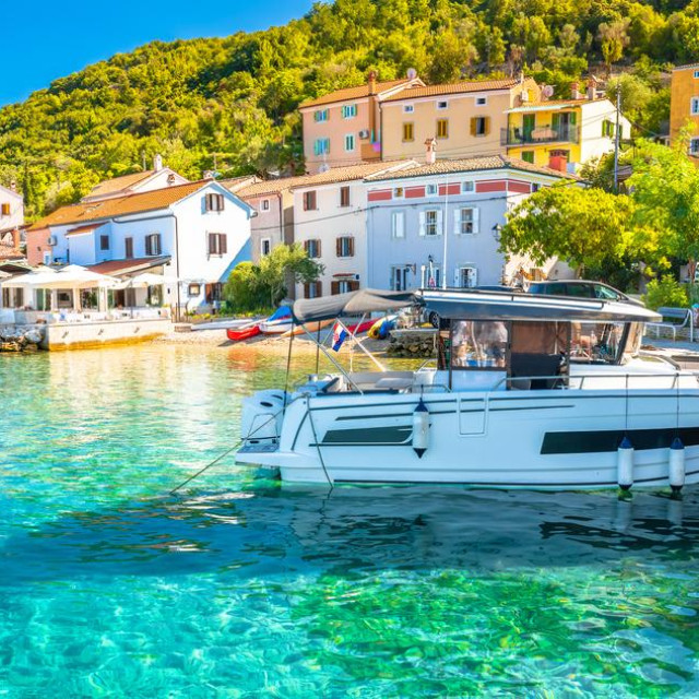 Cres, Hrvatska