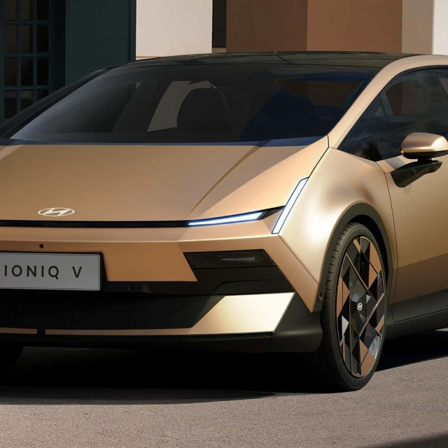 Hyundai Ioniq V
