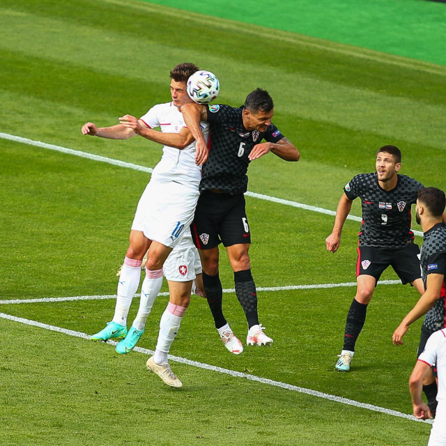Patrik Schick u akciji protiv Hrvatske na Euru 2021.