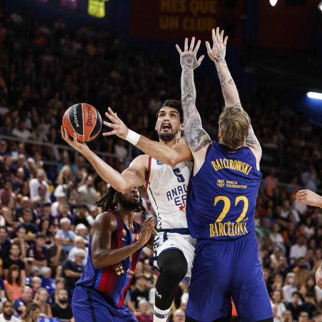 Dario Šarić protiv Barcelone
