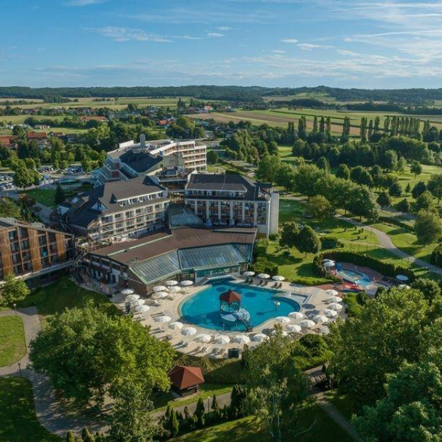 39657104