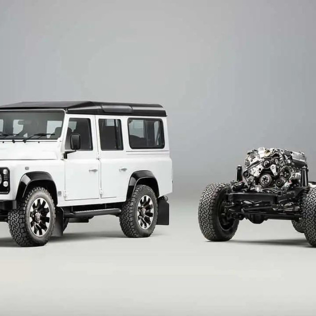 Land Rover Defender Clasiscs Works V8 prerada