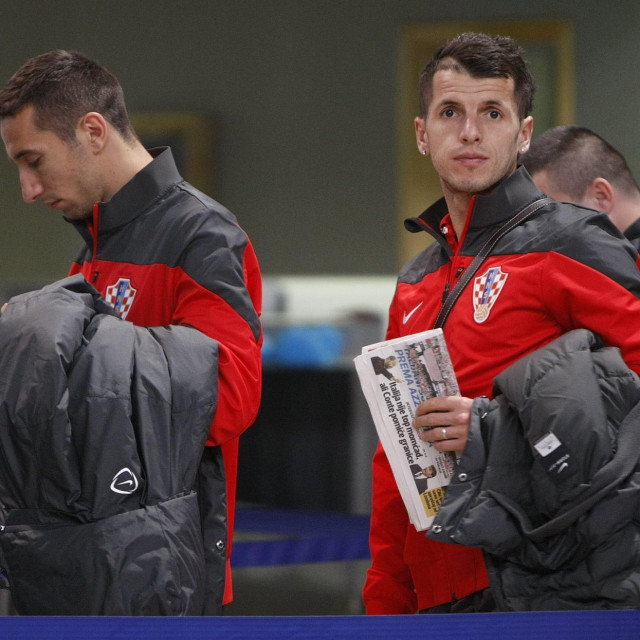 Studeni 2014. godine, kada je Anas Sharbini s hrvatskom reprezentacijom putovao u Milano na kvalifikacijsku utakmicu za Euro 2016. protiv Italije