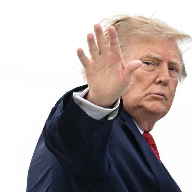 Donald Trump 