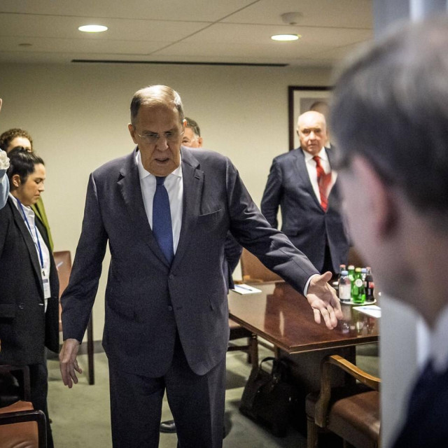 Sergej Lavrov na sastanku