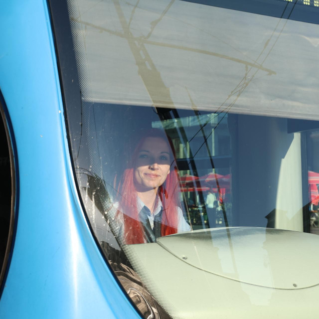 Vozačica tramvaja broj 17 koji je jedan od samo dva koji su jutros izašli iz garaže
