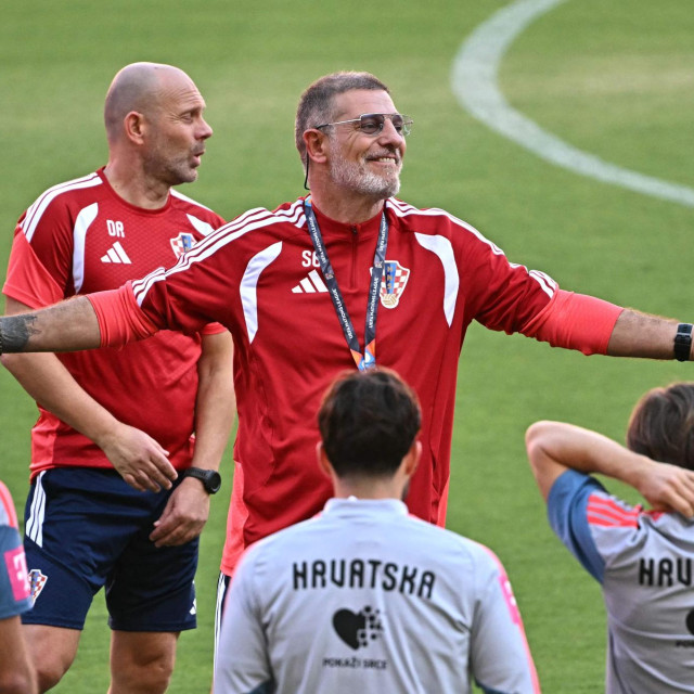 Slaven Bilić na treningu uoči Španjolske