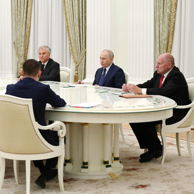 Vladimir Putin sa šefovima ruskih ”stranaka”