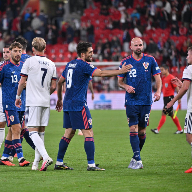 Hrvatski nogometaši nakon utakmice u Pragu