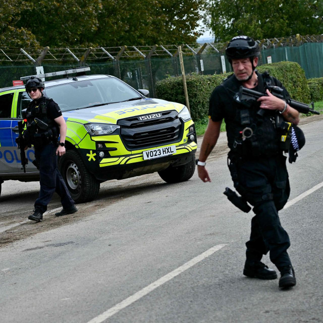 Policija ispred baze RAF Fairford