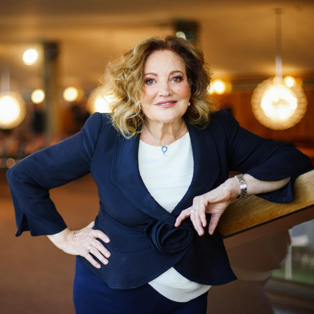 Tereza Kesovija