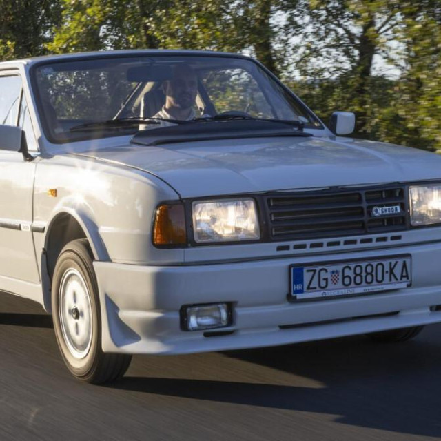 Škoda 136