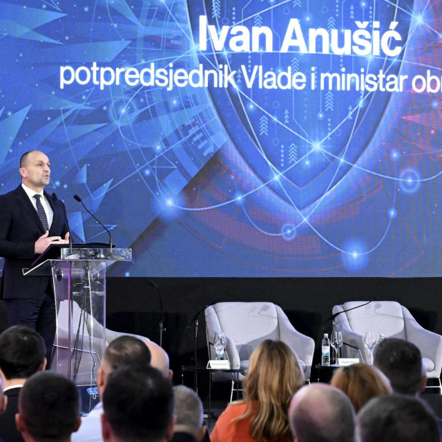 Ivan Anušić, ministar obrane i potpredsjednik Vlade RH