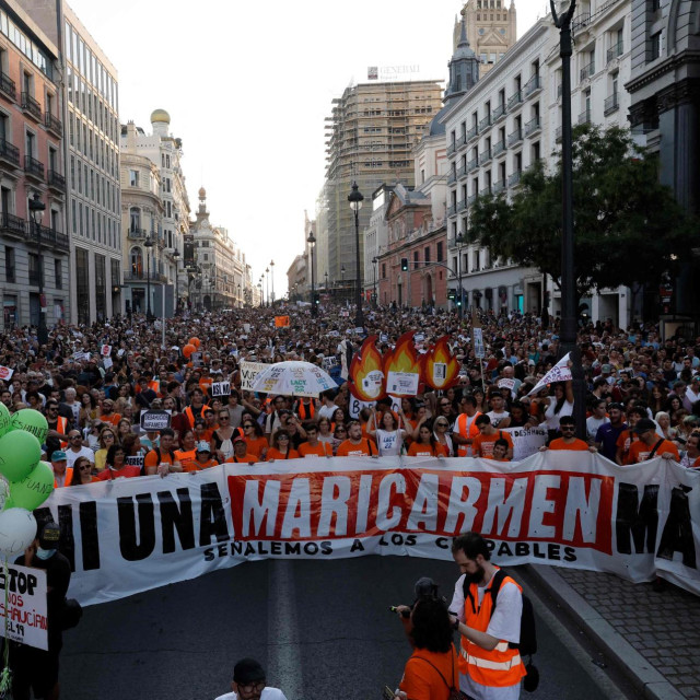 Demonstranti u Madridu s natpisom ”Ni jedna više Maricarmen” 