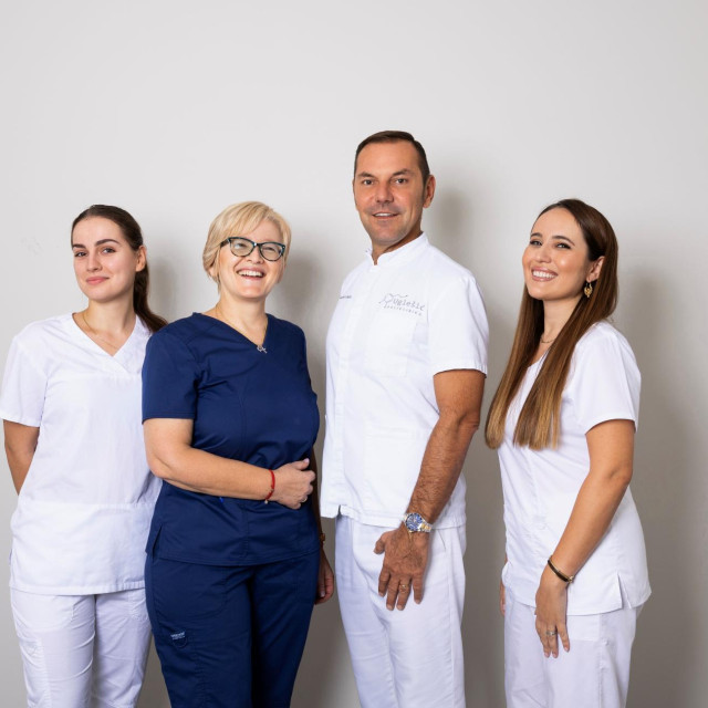 Logopetkinja Josipa Dževrnja Viro, ravnateljica Zdravka Đapić Kolak, prof. Boran Uglešić, psihologinja Matea Medak