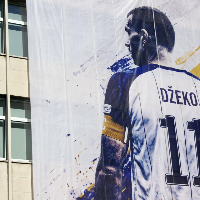 Mural Edina Džeke u Titovoj ulici u Sarajevu 