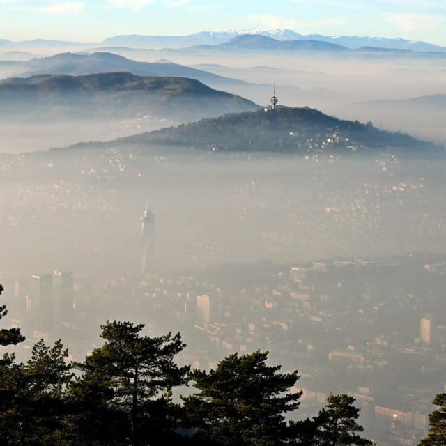 Sarajevo u magli
