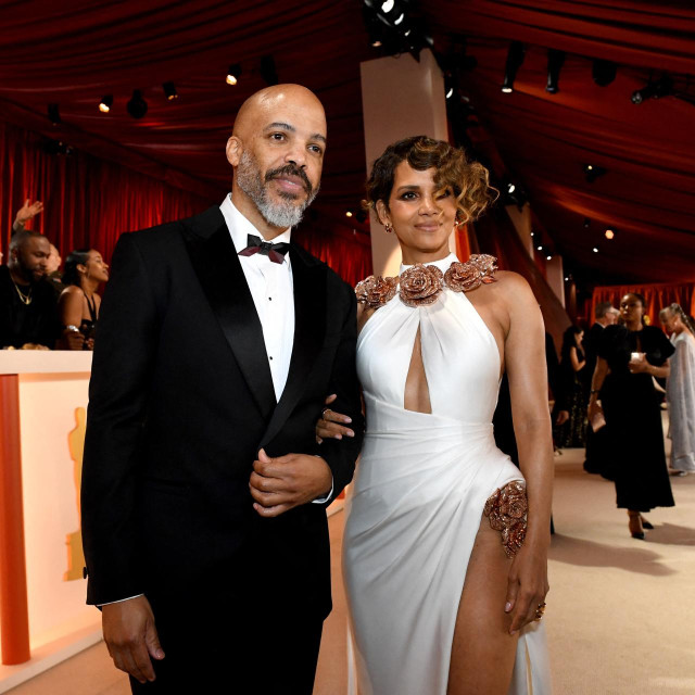 Halle Berry snimljena sa sadašnjim partnerom Van Huntom