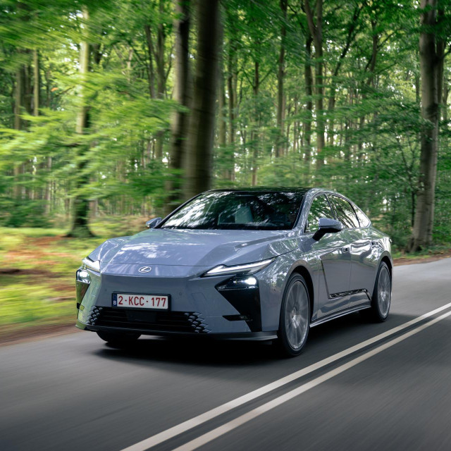 Lexus ES